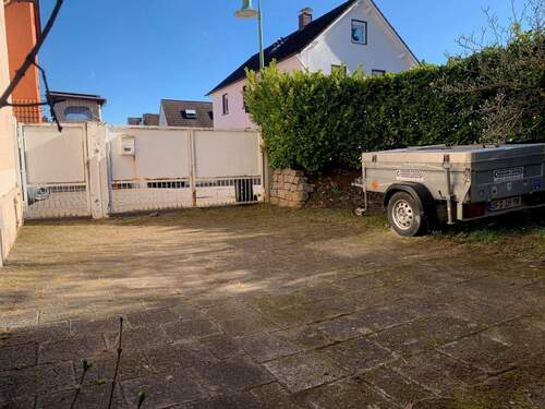 Hof 1.jpg - 6 Zimmer Doppelhaushälfte in Dietzenbach