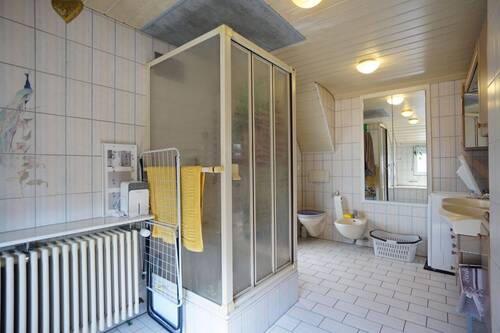Bad mit WC und Bidet - 