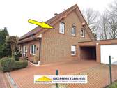 Außenansicht Vorne - Helle 3 Zimmer Wohnung im DG im Zweifamilienhaus mit Balkon und Garage