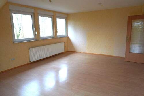Wohn-/Esszimmer - 
