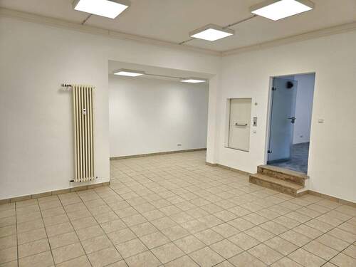 Ladengeschäft oder Praxis-/Büroräume - 