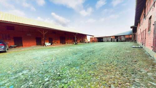 Hofansicht - 1 Zimmer Bauernhaus, Landhaus in Wittingen