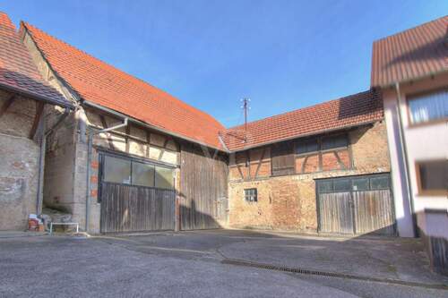 Ansicht Scheune + Zufahrt - 