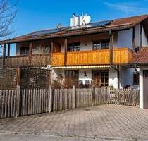 Helle Doppelhaushälfte mit viel Platz und großem Garten - Ostermünchen