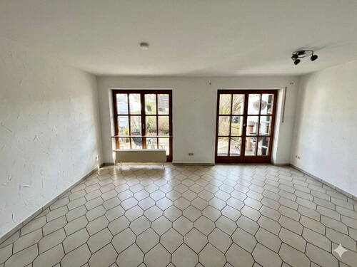 Helles Wohnzimmer - Doppelhaushälfte mit 125,00 m&sup2; in Ostermünchen zum Kaufen