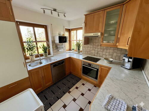 Küche mit Blick in den Garten - 