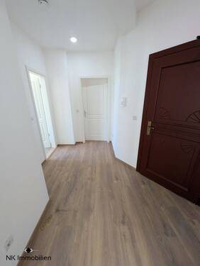 Flur - Etagenwohnung mit 65,10 m&sup2; in Chemnitz zur Miete