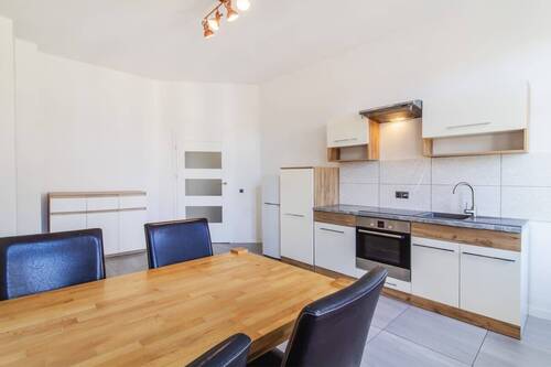 Küche - Modern möblierte Wohnung zu verkaufen