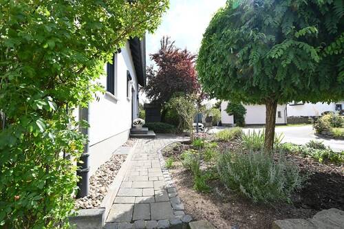 Vorderansicht (85) - 6 Zimmer Mehrfamilienhaus, Wohnhaus in Leichlingen