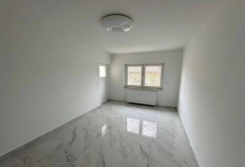Zimmer - Mehrfamilienhaus, Wohnhaus mit 255,00 m&sup2; in Lollar zum Kaufen