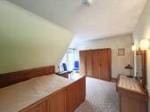 11.Schlafzimmer rechts - 