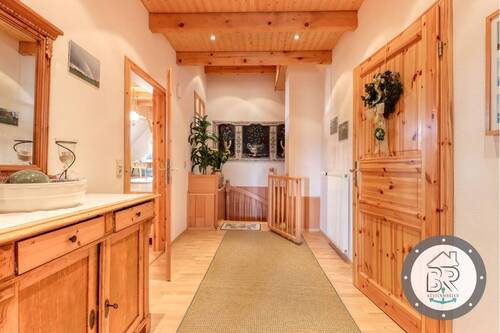 Diele mit warmen Holz und gemütlicher Atmosphäre - 