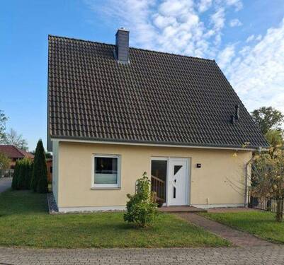 Vorderansicht.jpg - 4 Zimmer Doppelhaushälfte zum Kaufen in Zarrentin am Schaalsee