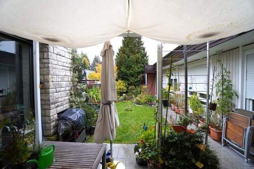 Garten - SELTENES ANGEBOT! Gartenhausbungalow mit viel Platz, schönem Garten und Garage in N-Mögeldorf