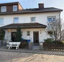 Attraktive Doppelhaushälfte mit Garage und schönem Garten in Eschborn-Niederhöchstädt!