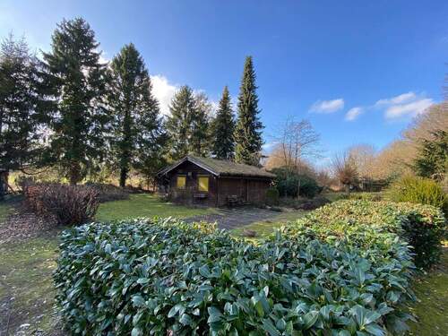 Frontansicht - Sonniges großzügiges naturnahes Grundstück mit Blockhütte !