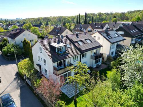 Widder Immobilien - S-Rohr: Sonnig, ruhig und naturnah - Dreifamilienhaus mit schönem Garten
