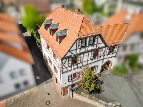 Drohnenansicht - 1 Zimmer Mehrfamilienhaus, Wohnhaus zum Kaufen in Gelnhausen