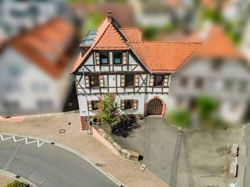 Drohnenblick - Mehrfamilienhaus, Wohnhaus mit 239,00 m&sup2; in Gelnhausen zum Kaufen