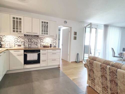 Küche und Wohnbereich - Etagenwohnung mit 73,80 m&sup2; in Wendlingen am Neckar zum Kaufen