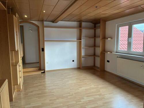 Wohnzimmer - 3 Zimmer Etagenwohnung zur Miete in Gründau Lieblos