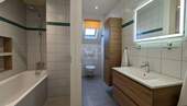 Badezimmer im Dachgeschoss - 