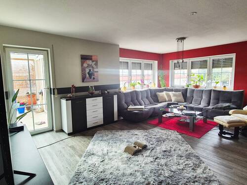 Wohnzimmer (2).jpg - 7 Zimmer Einfamilienhaus in Waldheim