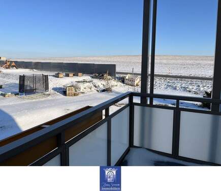 Balkonblick - 2 Zimmer Etagenwohnung zur Miete in Arnsdorf