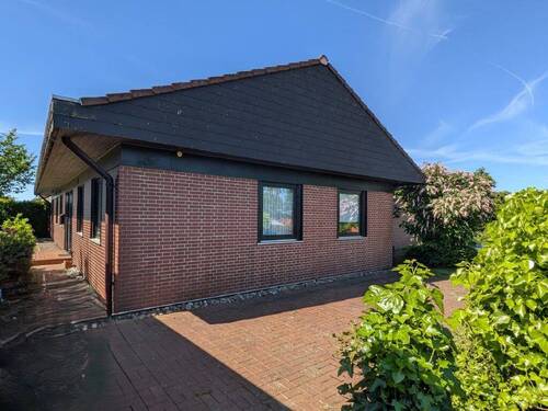 Seitenansicht - 5 Zimmer Einfamilienhaus in Korbach-Ortsteil