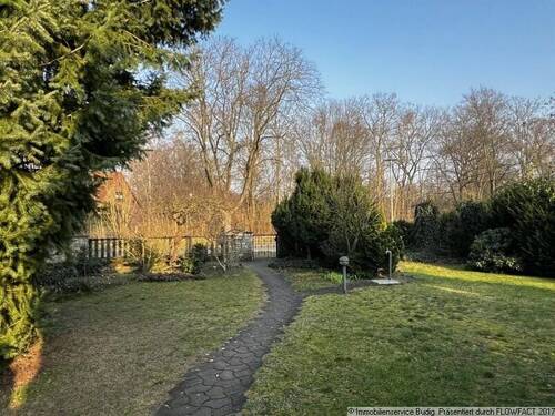 Blick zur Straße - 
