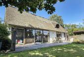 Hauptansicht-2 - REETDACHTRAUM IN BESTLAGE VON ST. PETER-ORDING. IHR NEUES ZUHAUSE ODER PERFEKTES WOCHENENDREFUGIUM.