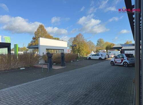 Blick auf die Parkplätze - 