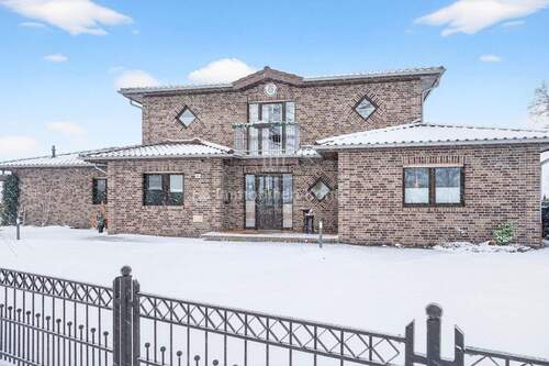 Bild 1 - Vielseitig verwendbares EFH mit ELW und freien Blick in Neurhede