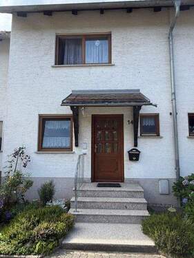 Eingangsbereich - Freuen Sie sich auf den Frühling! - Attraktives Reihenhaus mit kleinem Garten