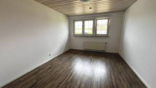 freundliches Kinder - oder Arbeitszimmer - 