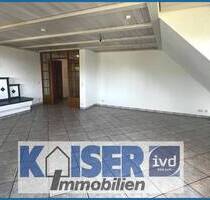 Helle 4,5-Zimmer-Dachgeschosswohnung mit zwei Balkonen in Burg (Görwihl)