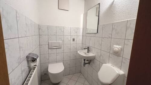 Gäste-WC mit Lüfter - 