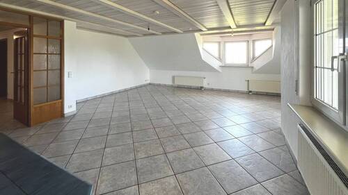 heller Wohn - und Essbereich - 4 Zimmer Etagenwohnung zur Miete in Görwihl