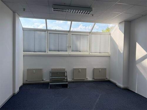 Büro Raum links - 