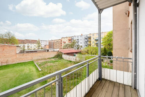 Balkon - Charmante 2-Zimmer-Wohnung mit Sonnenbalkon - renoviert - mit Duschbad