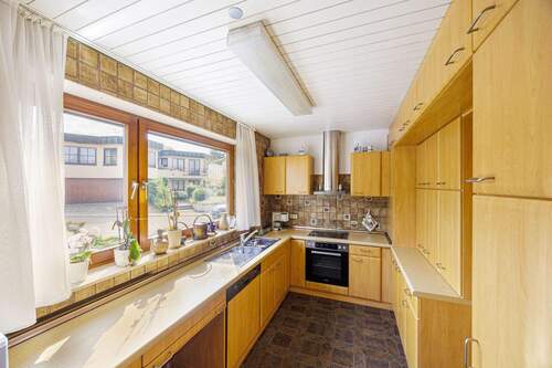 Küche - 9 Zimmer Mehrfamilienhaus, Wohnhaus in Weinstadt