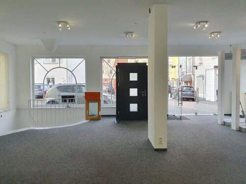 EG: Ausstellungsfläche - 3 Zimmer Büro in Bad Mergentheim