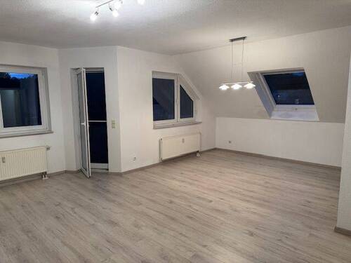 Wohnzimmer mit Essbereich 2.jpg - 4 Zimmer Etagenwohnung in Biedenkopf