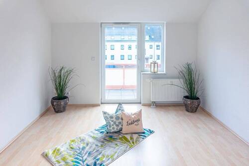 Wohnzimmer Vergleichswohnung - Wunderschöne Altbauwohnung mit Balkon