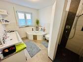 BADEZIMMER OBERGESCHOSS - 