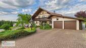 Straßenansicht - GEMÜTLICHES WOHNHAUS IN TOP LAGE VON LOSHEIM AM SEE!
