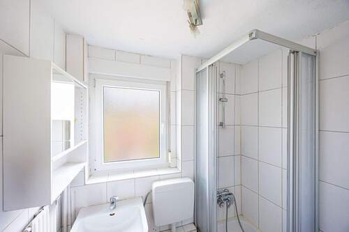 Tageslichtbad - Mehrfamilienhaus, Wohnhaus mit 182,00 m&sup2; in Vaihingen an der Enz zum Kaufen