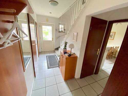 Erdgeschossflur - 4 Zimmer Doppelhaushälfte in Apensen