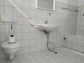 1. OG_Badezimmer mit WC und Waschmaschinenplatz - 