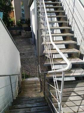 Außentreppe Stahlkonstruktion mit Holzbelag - 